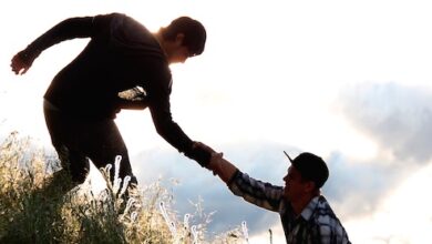 How to Help Someone Through Life’s Toughest Moments